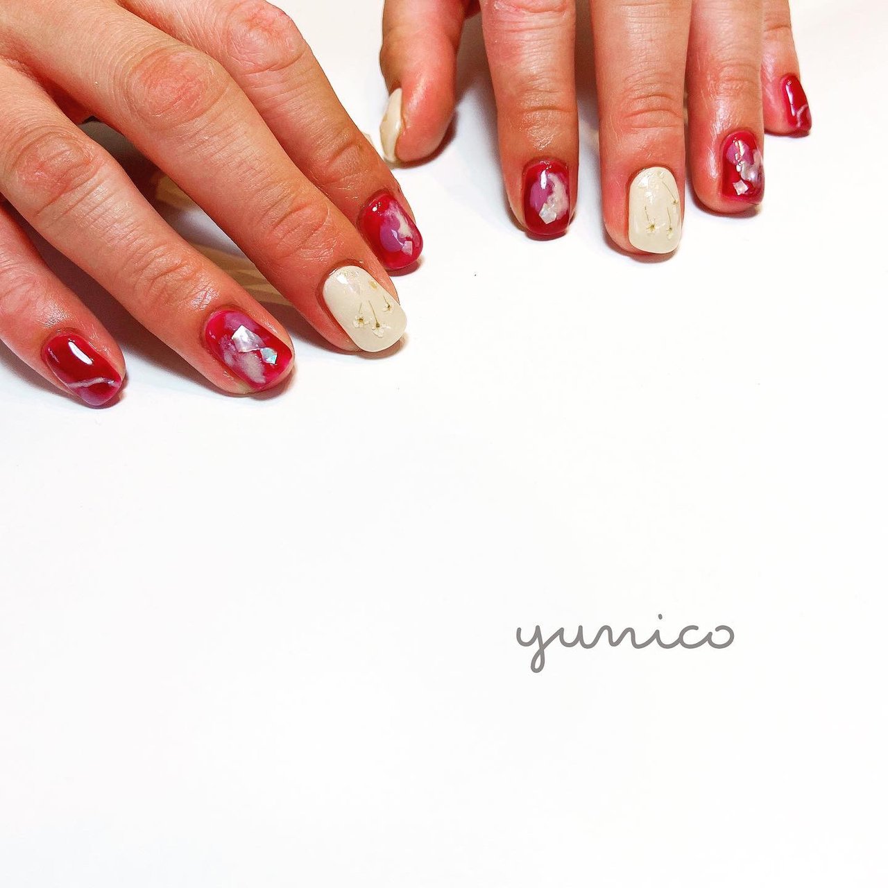 ハンド ベージュ レッド Yunico Nail ユニコネイル 熊本ネイルサロンのネイルデザイン No ネイルブック