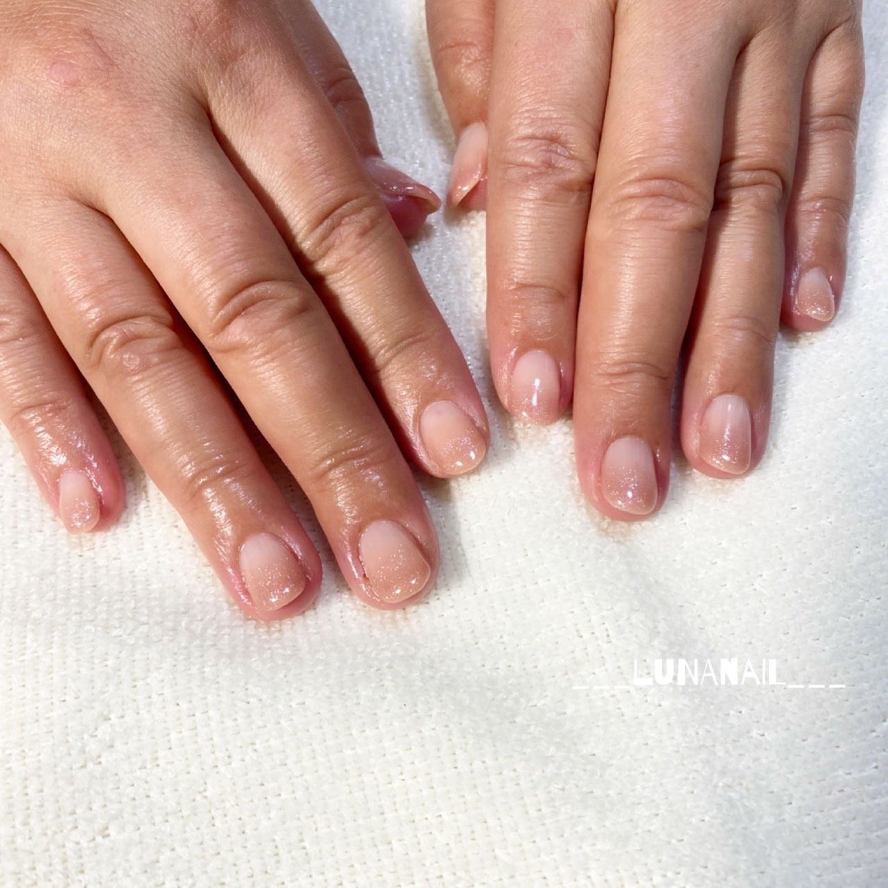オールシーズン ハンド シンプル グラデーション ジェル Luna Nail のネイルデザイン No ネイルブック