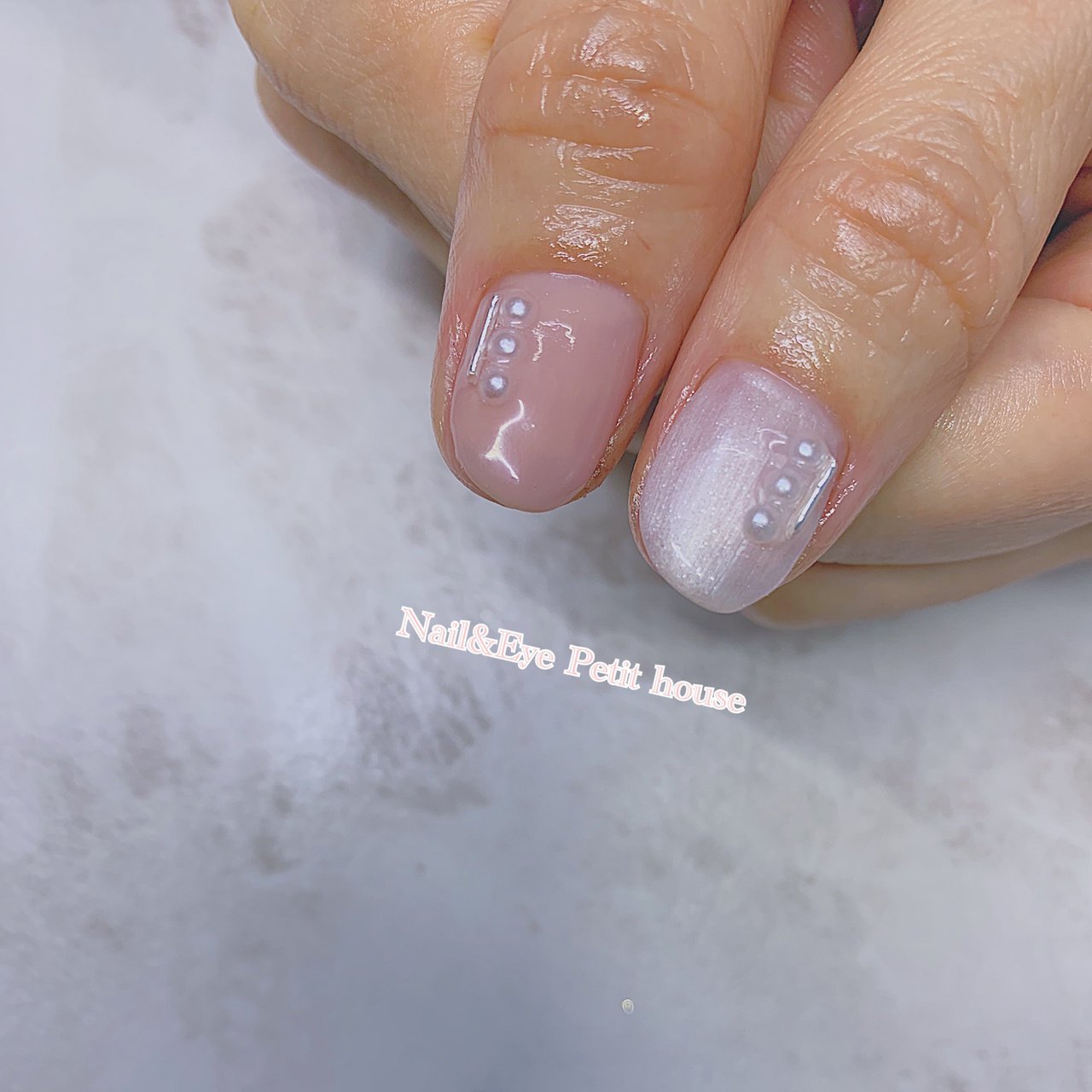 夏 ハンド パール ショート ホワイト Nail Eye Petit Houseのネイルデザイン No ネイルブック