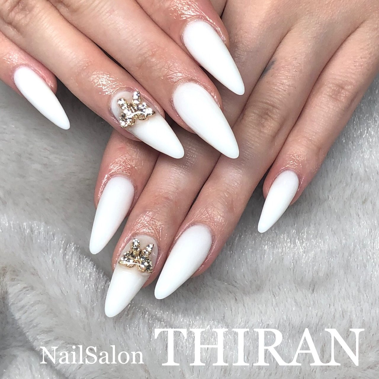 オールシーズン ハンド シンプル ビジュー ワンカラー Nailsalon Thiranのネイルデザイン No ネイルブック