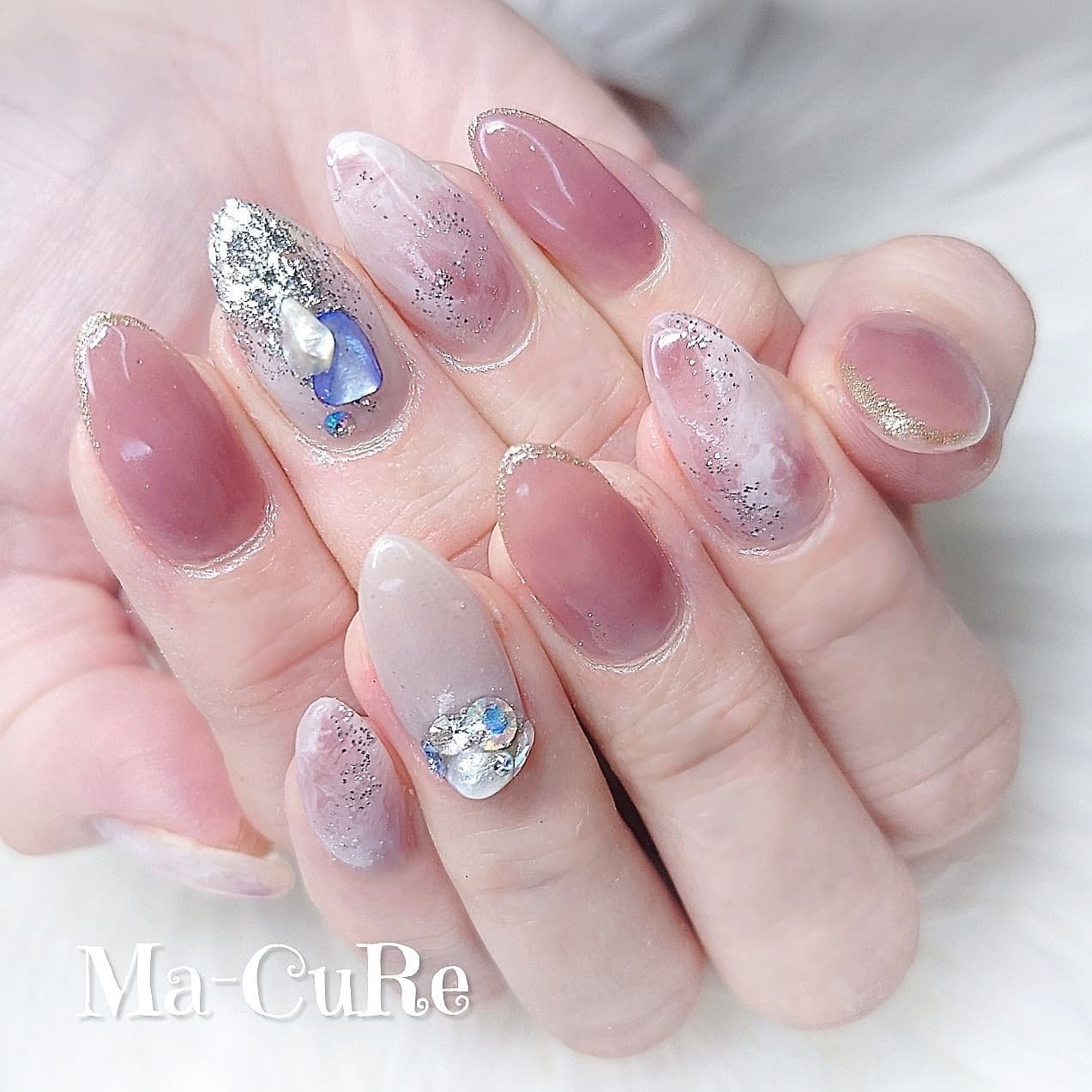 春 夏 ハンド ラメ シェル 𝑴𝒂 𝑪𝒖𝑹𝒆 ﾏｰｷｭｱ のネイルデザイン No ネイルブック