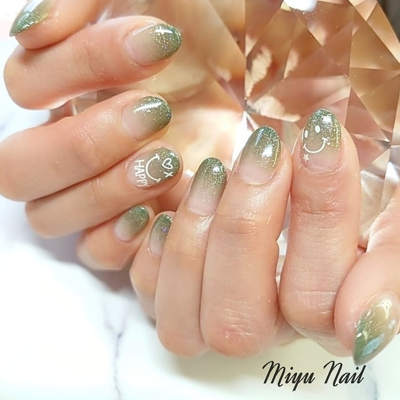 オールシーズン ハンド グラデーション ラメ ショート Miyu Nailのネイルデザイン No ネイルブック