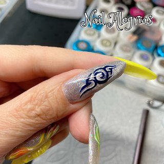 トライバル柄のネイルデザイン ネイルブック