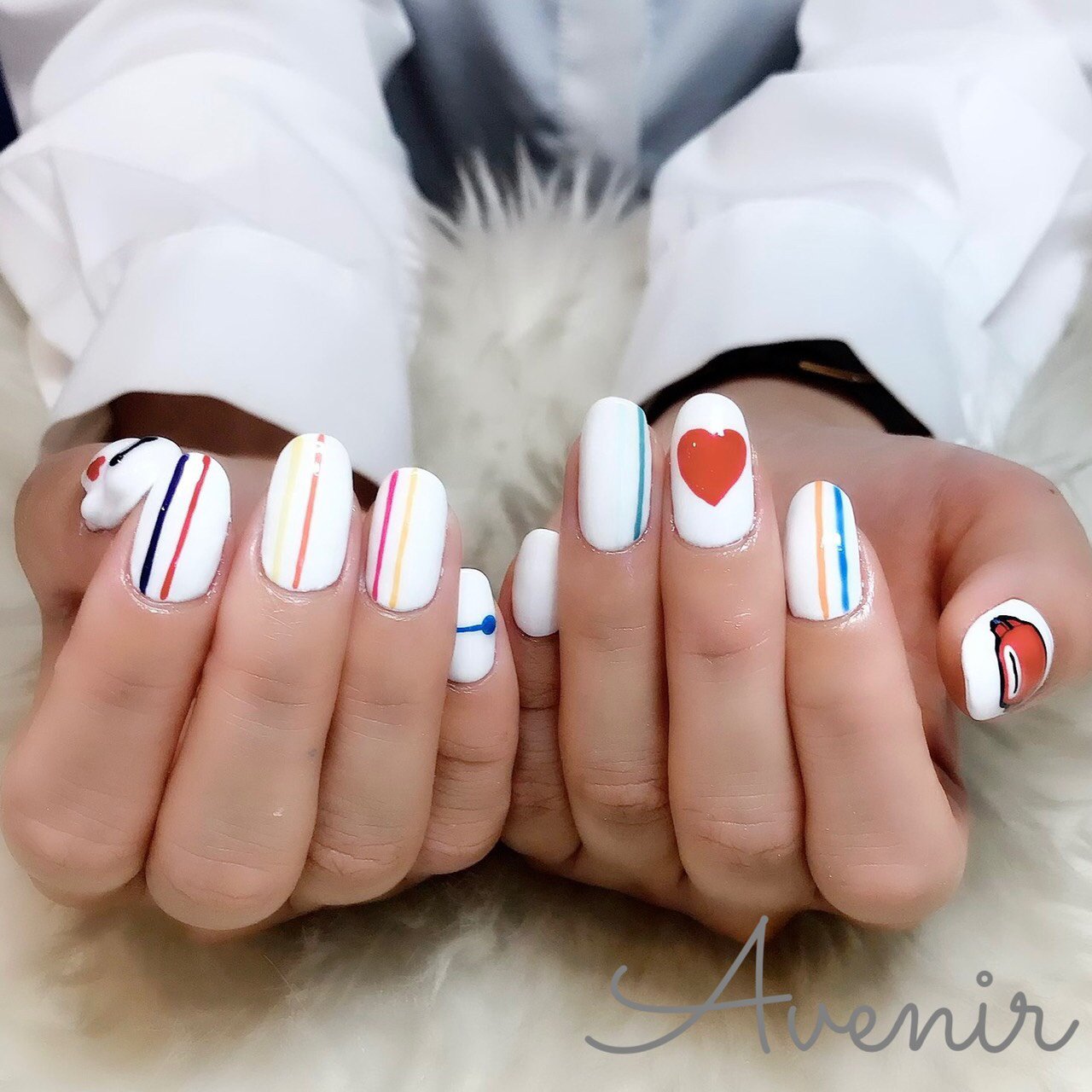 ハンド キャラクター ホワイト ジェル お客様 Avenir 表参道 アヴィニール Nail Eyelash Salonのネイルデザイン No ネイルブック