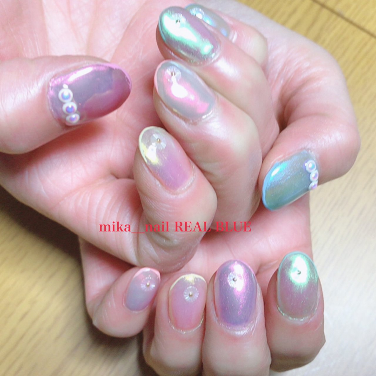 春 夏 ハンド オーロラ ミディアム Real Blue Mika Nailのネイルデザイン No ネイルブック