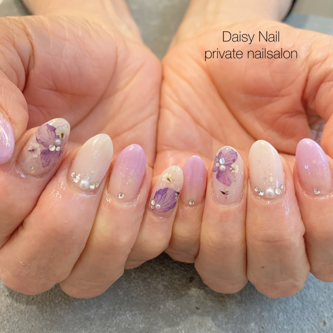 梅雨 ハンド グラデーション ラメ ワンカラー Daisynailのネイルデザイン No ネイルブック