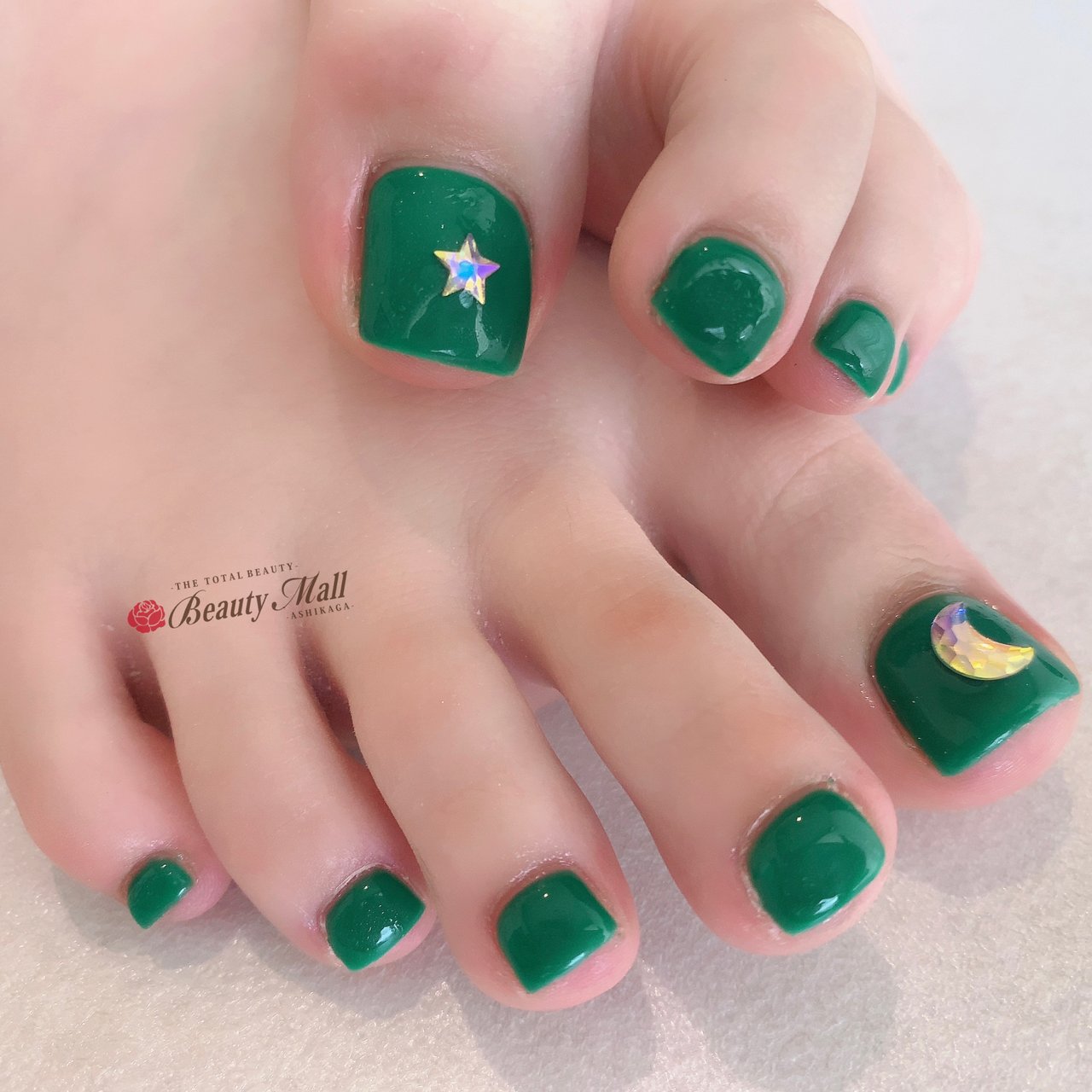 オールシーズン フット シンプル ワンカラー 星 ビューティーモール 足利店 ネイルサロン Pinkyのネイルデザイン No ネイルブック