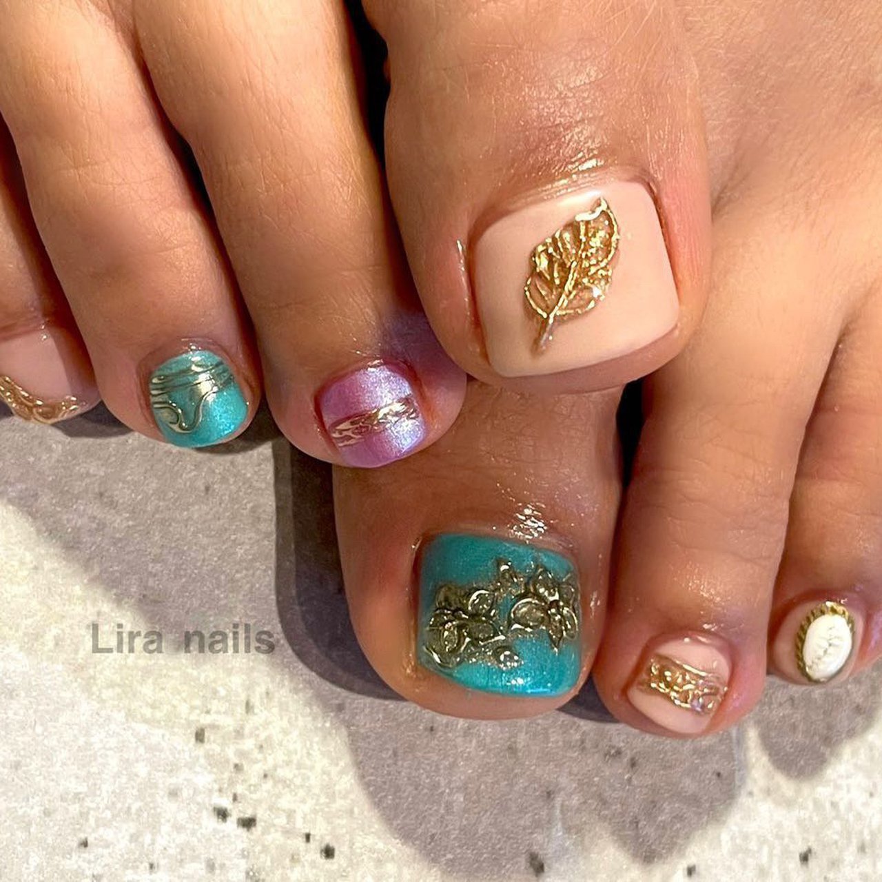 夏 オールシーズン 海 リゾート フット Lira Nailsのネイルデザイン No ネイルブック