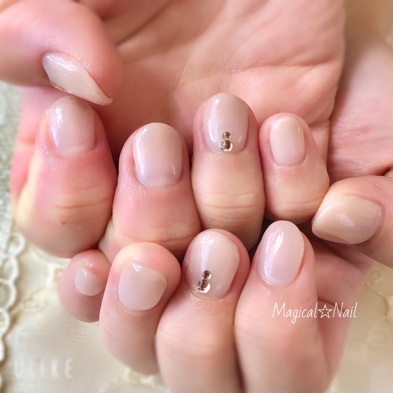 オールシーズン オフィス ハンド ワンカラー ビジュー Magical Nailのネイルデザイン No ネイルブック