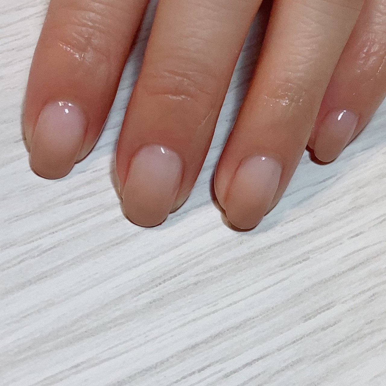 オールシーズン ハンド シンプル フレンチ グラデーション Nail Soi ネイルソイ のネイルデザイン No ネイルブック