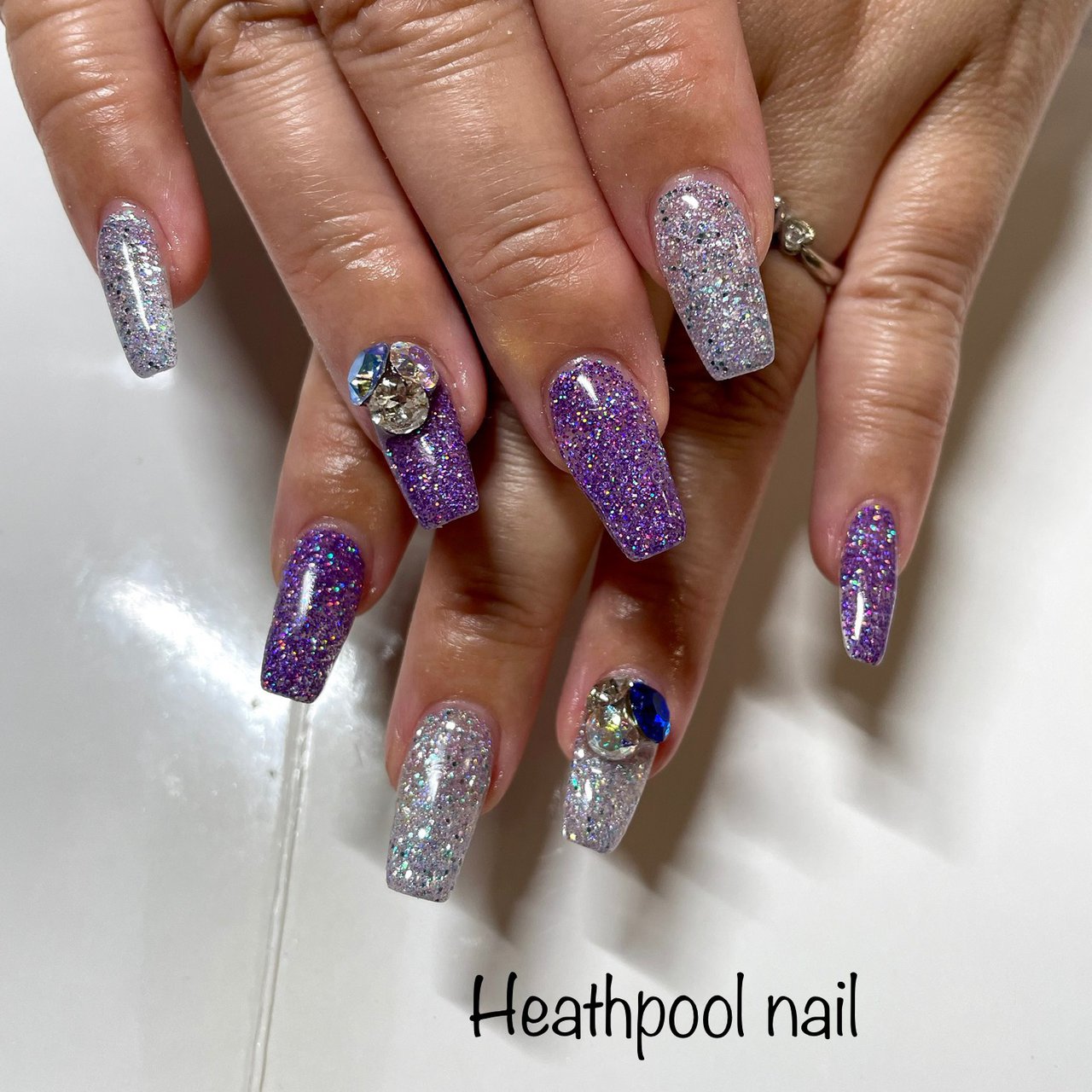 ハンド ラメ ビジュー 水色 パープル Heathpoolnailのネイルデザイン No ネイルブック