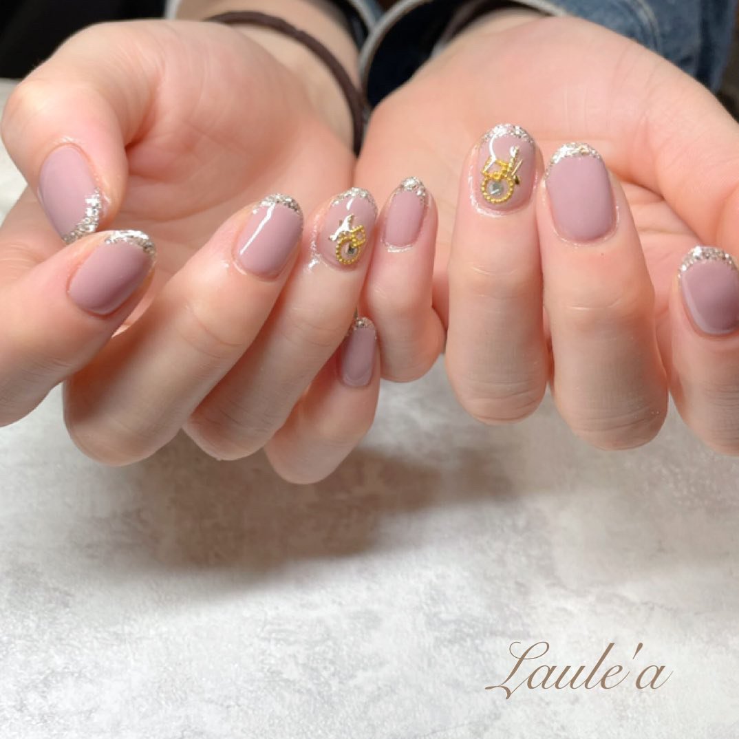 オールシーズン ハンド フレンチ ホログラム ラメ Laule Aのネイルデザイン No ネイルブック