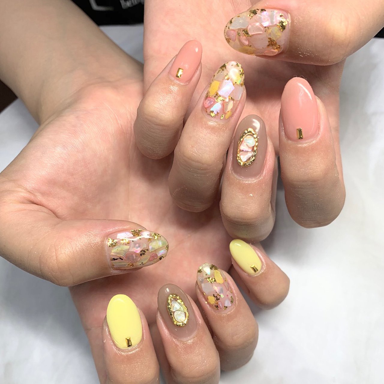 オールシーズン デート ピンク イエロー ジェルネイル Nba7eaのネイルデザイン No ネイルブック