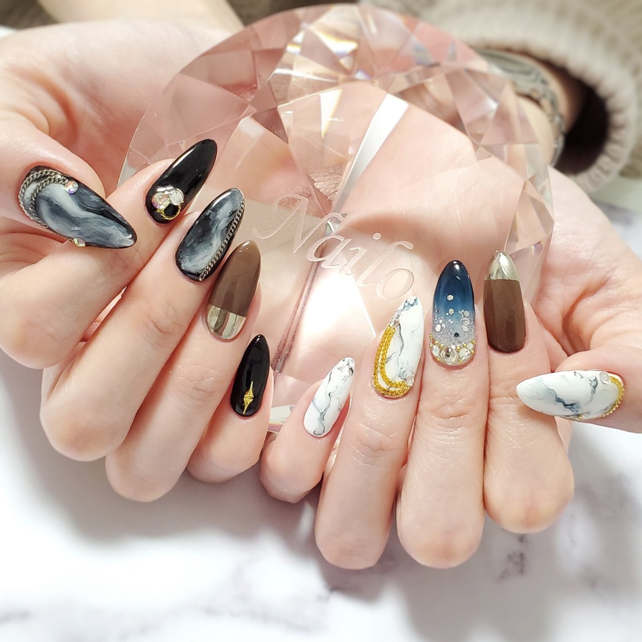 オールシーズン パーティー ワンカラー 大理石 ミラー Nailsalon Nailoのネイルデザイン No ネイルブック