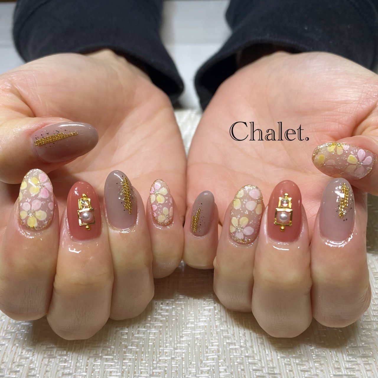 春 ハンド グラデーション ワンカラー フラワー Nail Salon Chalet のネイルデザイン No ネイルブック