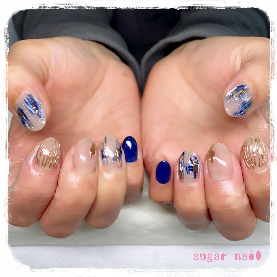 ハンド ミディアム ホワイト ネイビー ゴールド Sugarnailのネイルデザイン No ネイルブック