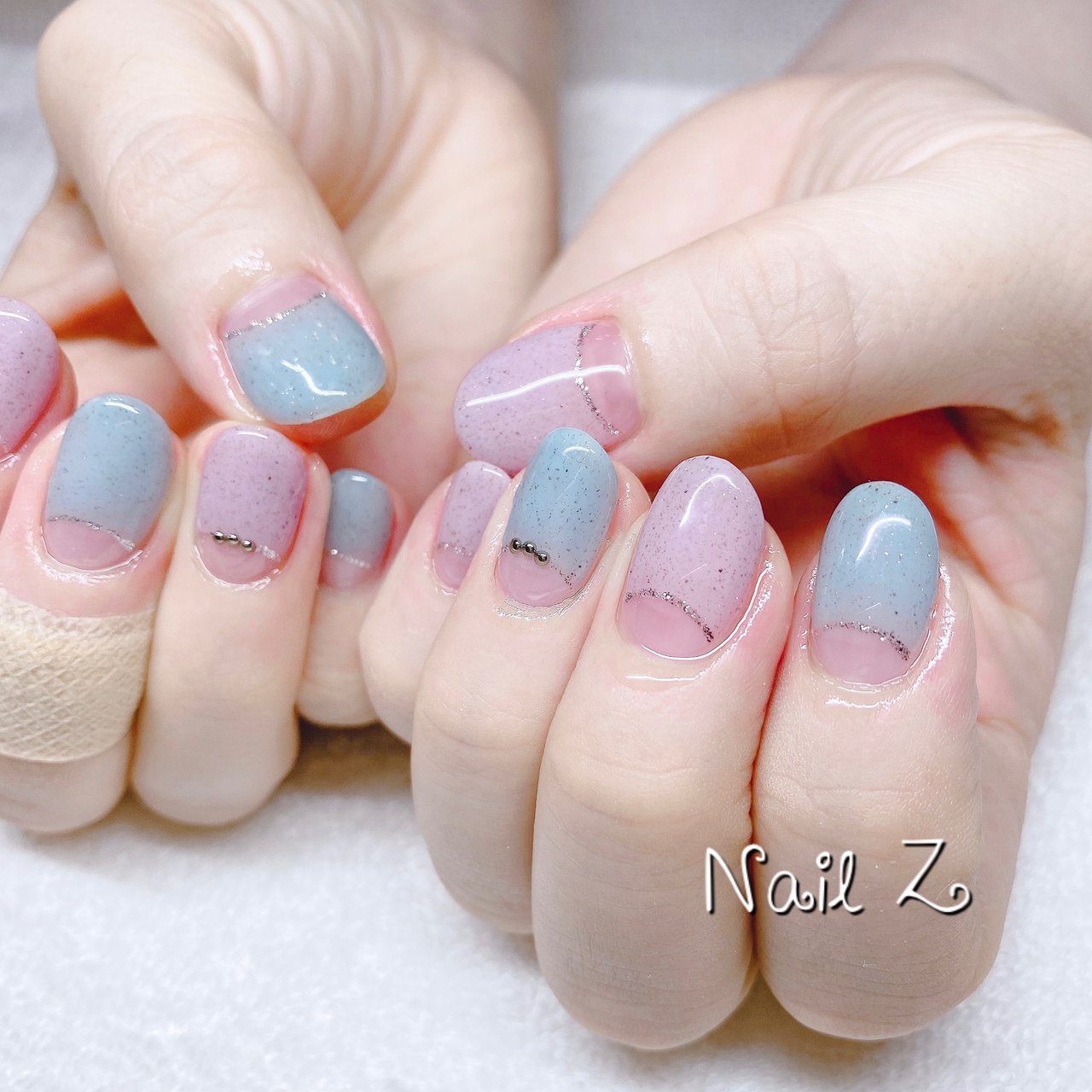 ハンド 変形フレンチ ミディアム ピンク 水色 Nail Z ネイルジー のネイルデザイン No ネイルブック