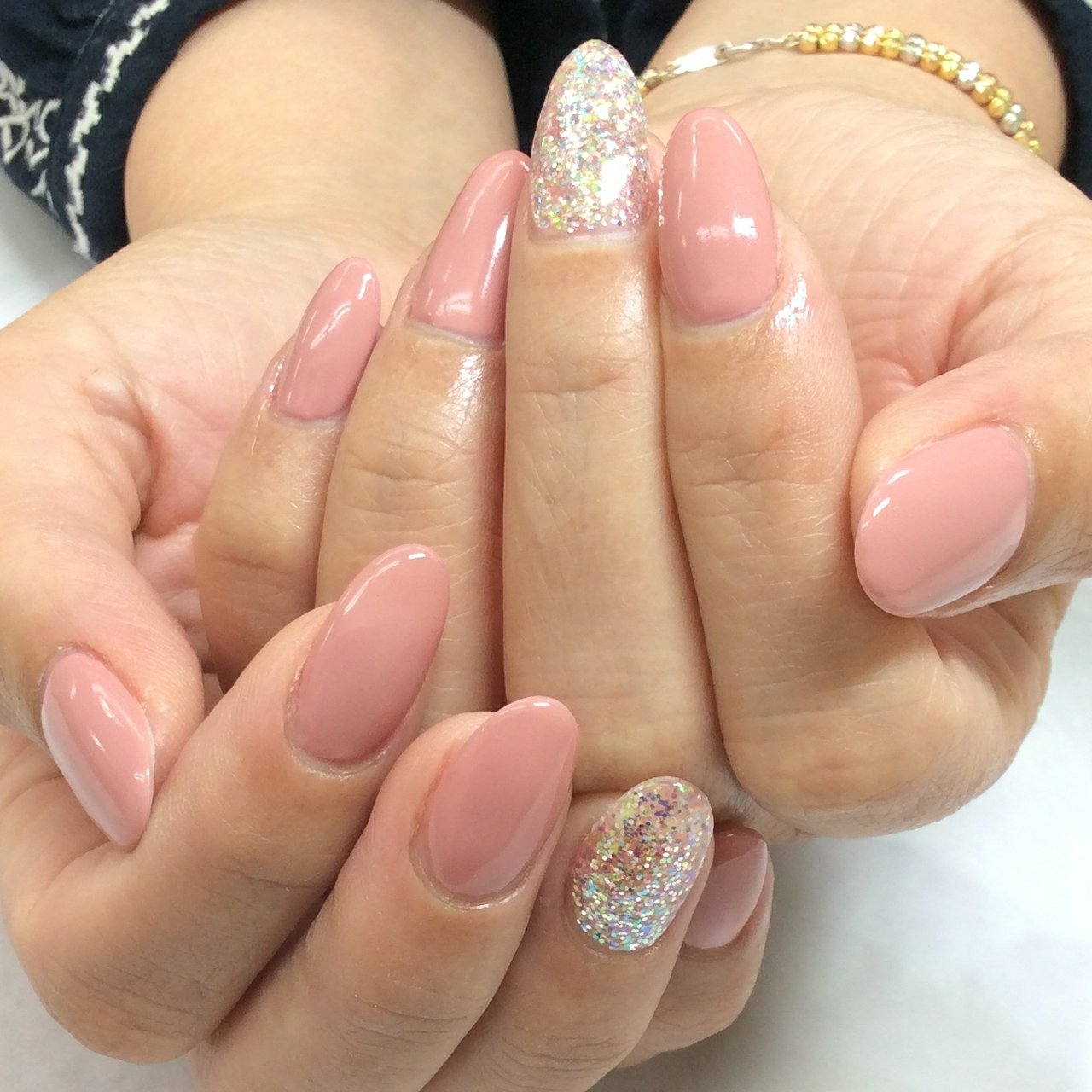 春 ハンド ホログラム ラメ ミディアム Nailsalon Daisyのネイルデザイン No ネイルブック