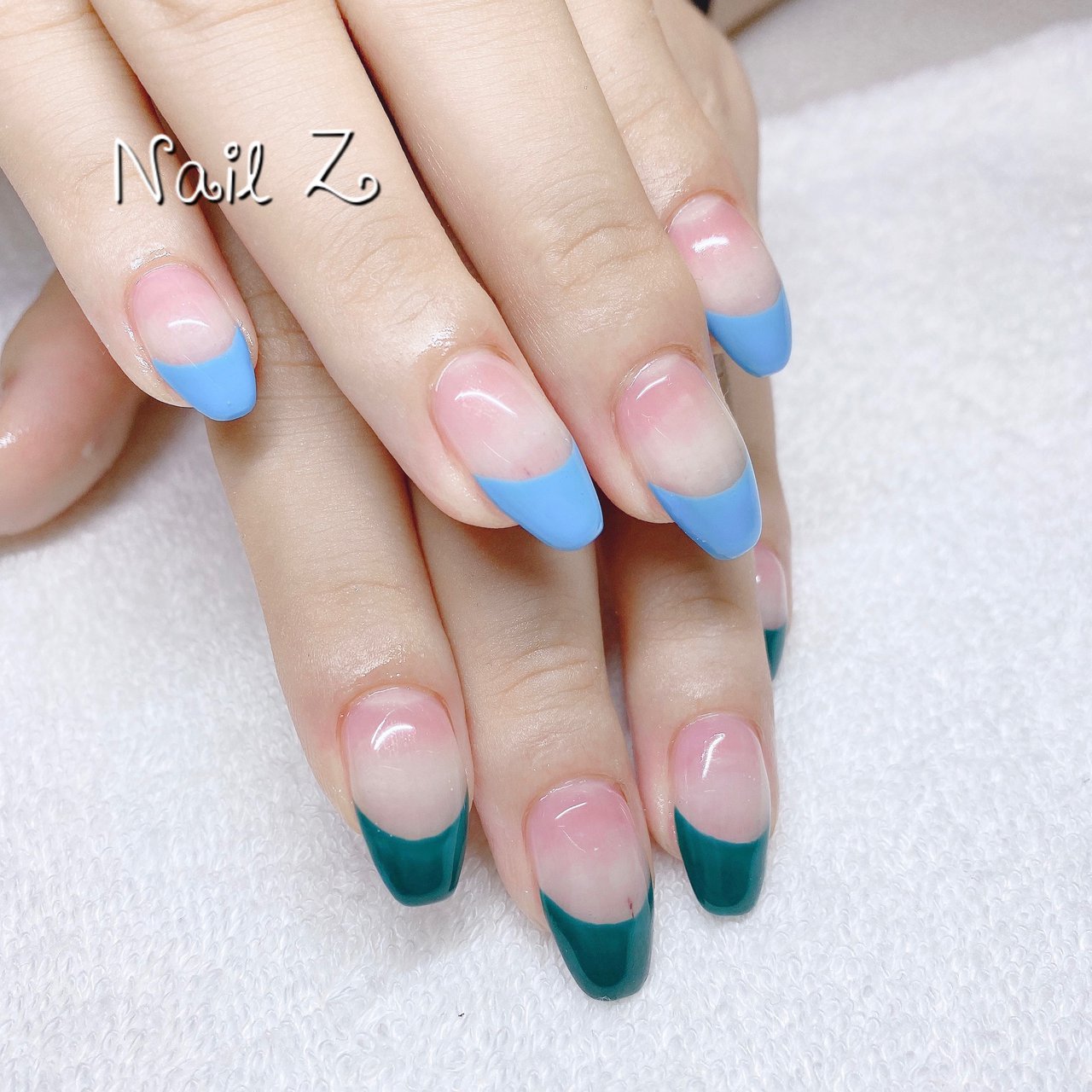 ハンド フレンチ ミディアム グリーン 水色 Nail Z ネイルジー のネイルデザイン No ネイルブック