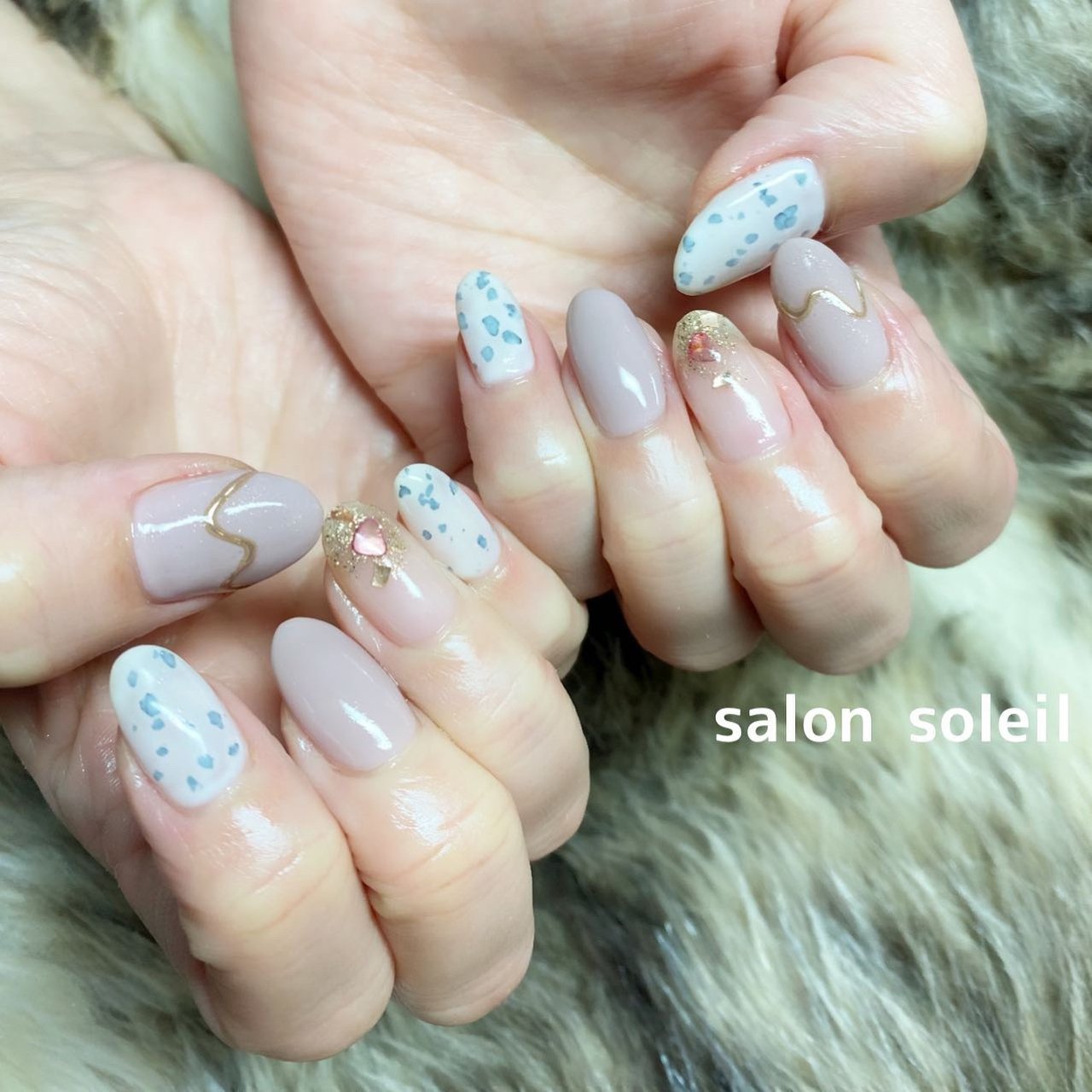 春 ハンド ミディアム グレージュ ジェルネイル Salonsoleilのネイルデザイン No ネイルブック