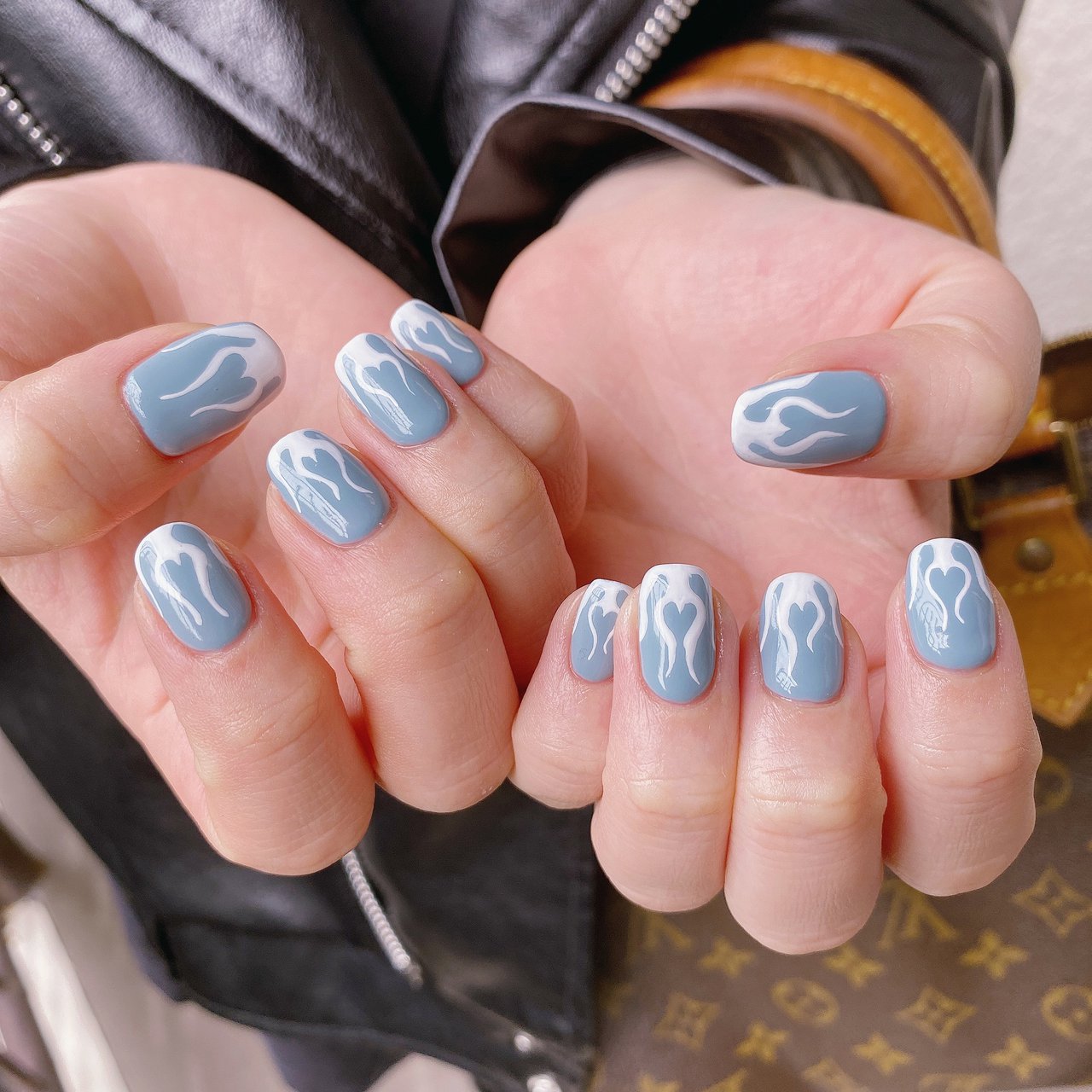 ハンド フレンチ ホワイト 水色 ブルー リリス Mayb Nailのネイルデザイン No ネイルブック