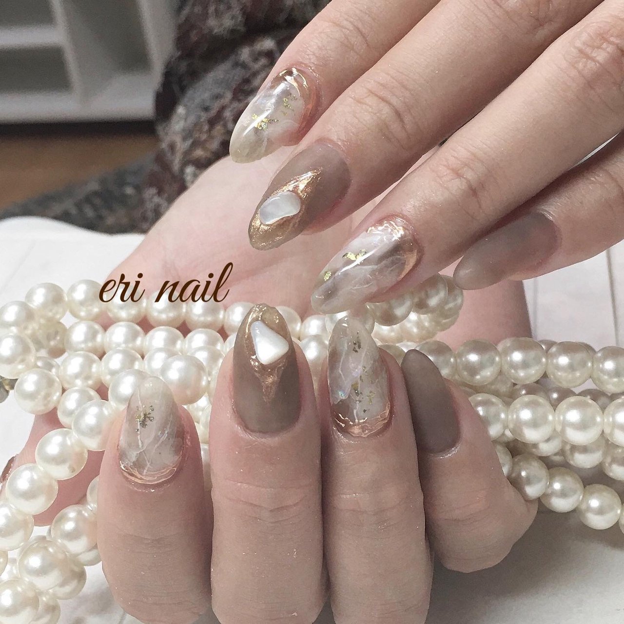 夏 ハンド 大理石 ベージュ ブラウン 名古屋市天白区 自宅ネイルサロン Eri Nailのネイルデザイン No ネイルブック