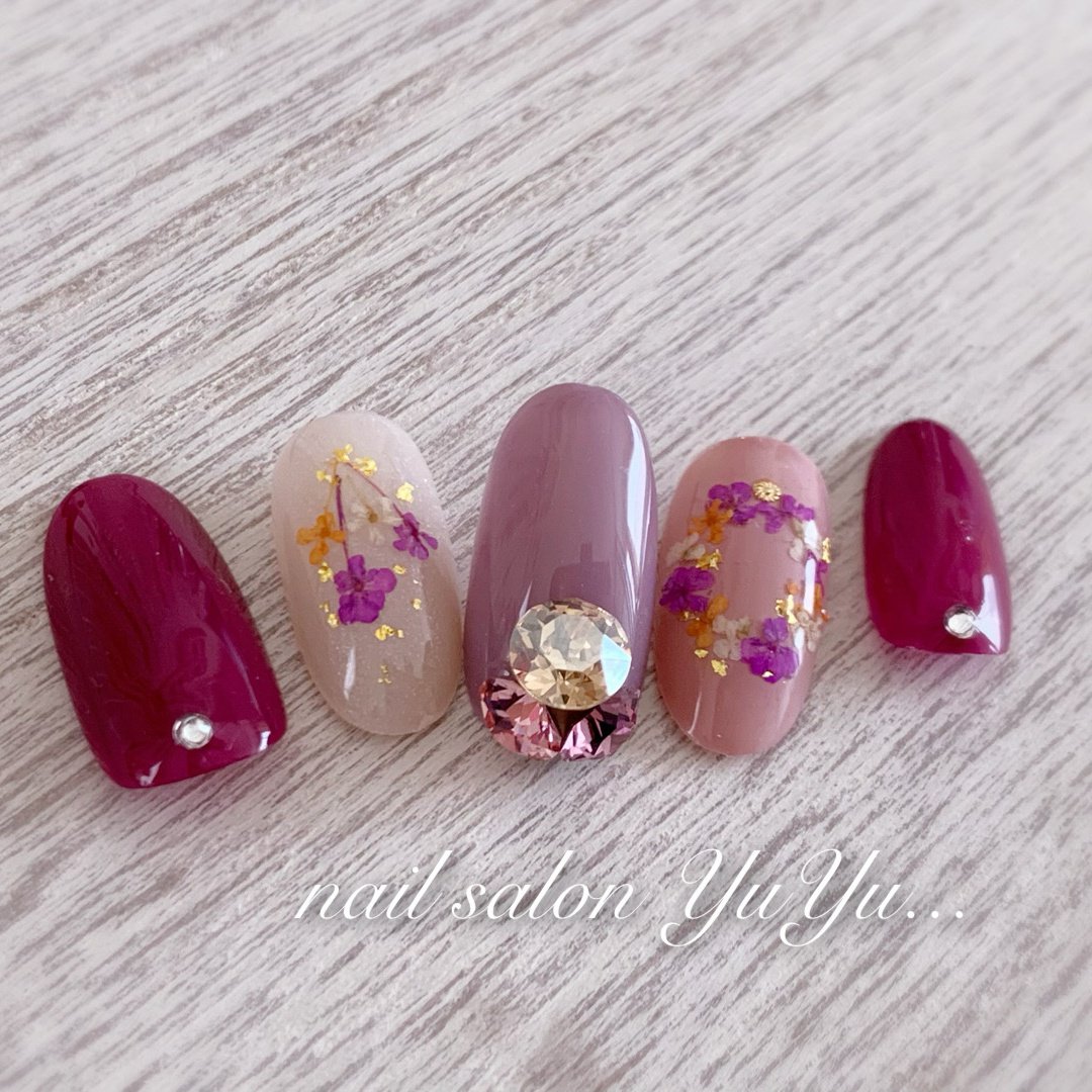 オールシーズン 梅雨 ハンド ビジュー 押し花 Nail Salon Yuyuのネイルデザイン No ネイルブック