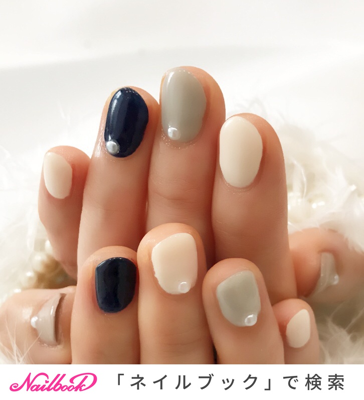 ベージュ ネイビー グレーのネイルデザイン ネイルブック
