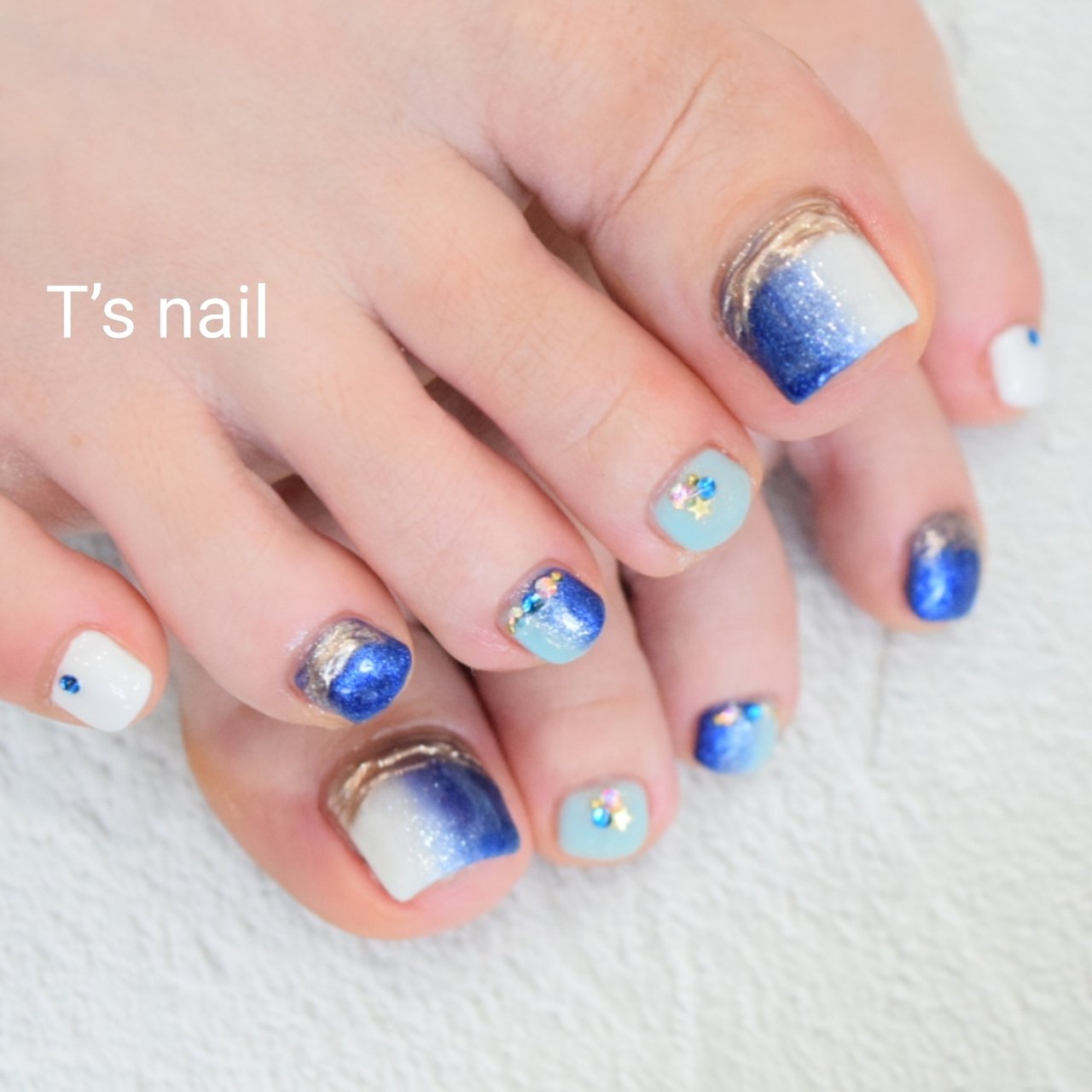 グラデーション 星 ミラー ホワイト ブルー Tsnailのネイルデザイン No ネイルブック