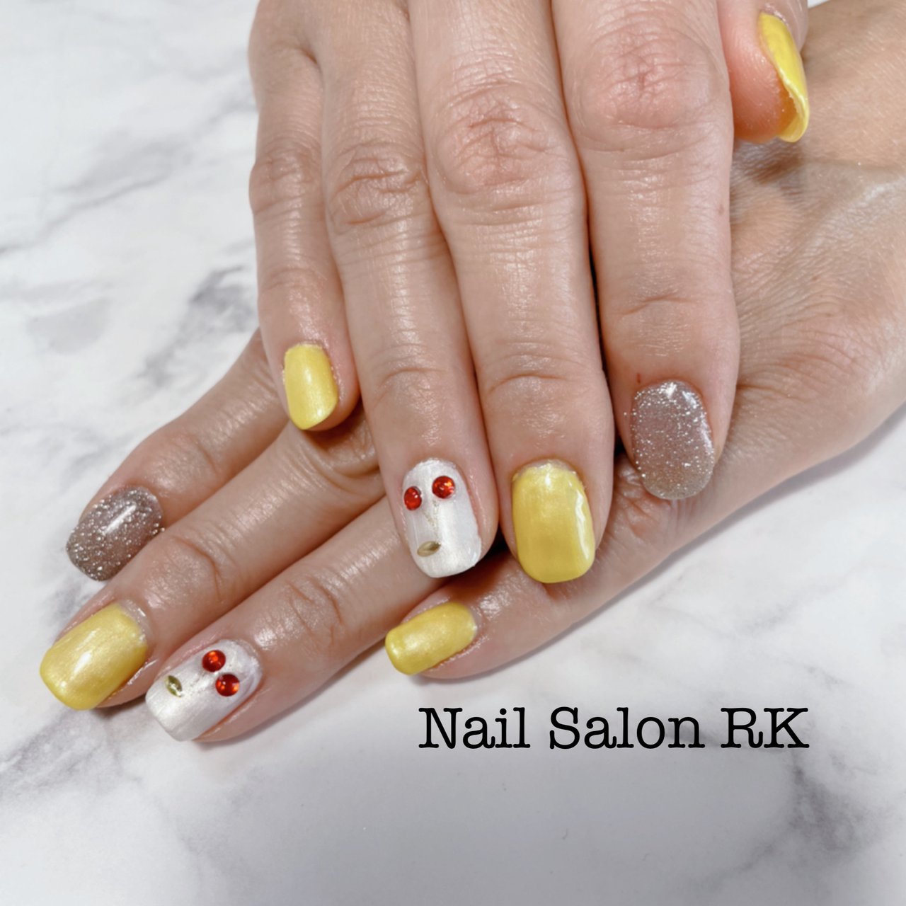 ハンド イエロー Nail Salon Rk 栃木県佐野市のネイルデザイン No ネイルブック