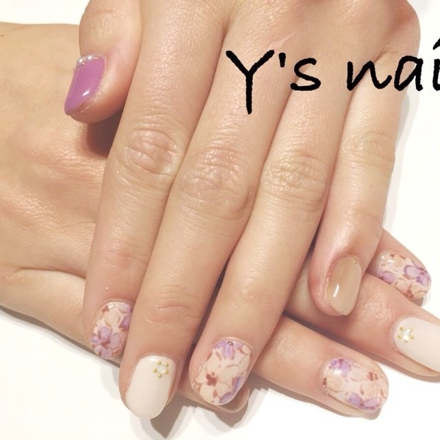 冬 ハンド フラワー ベージュ ジェル Nail Oliのネイルデザイン No ネイルブック