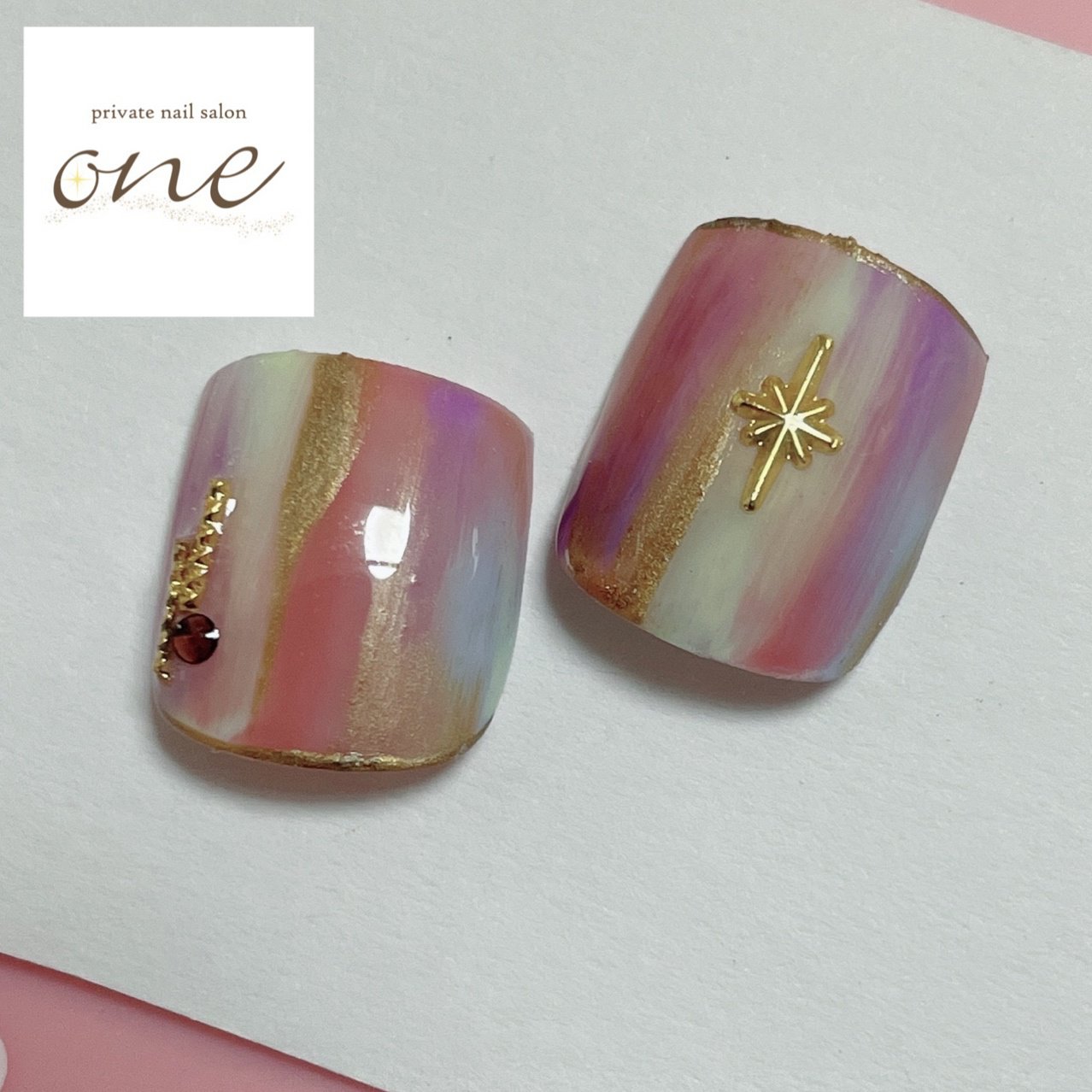 夏 オールシーズン 梅雨 グラデーション ストライプ Private Nail Salon Oneのネイルデザイン No ネイル ブック