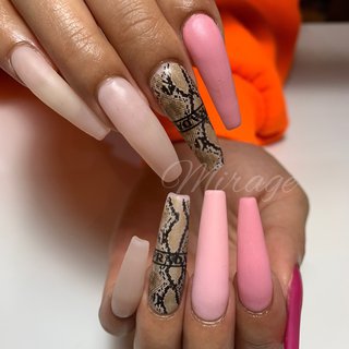 パイソン柄のネイルデザイン ネイルブック