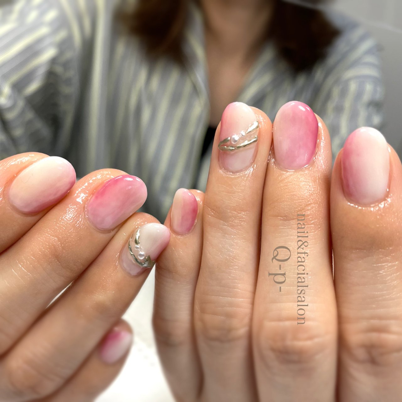 オールシーズン ハンド グラデーション 3d ホワイト Nailsalonq P のネイルデザイン No ネイルブック