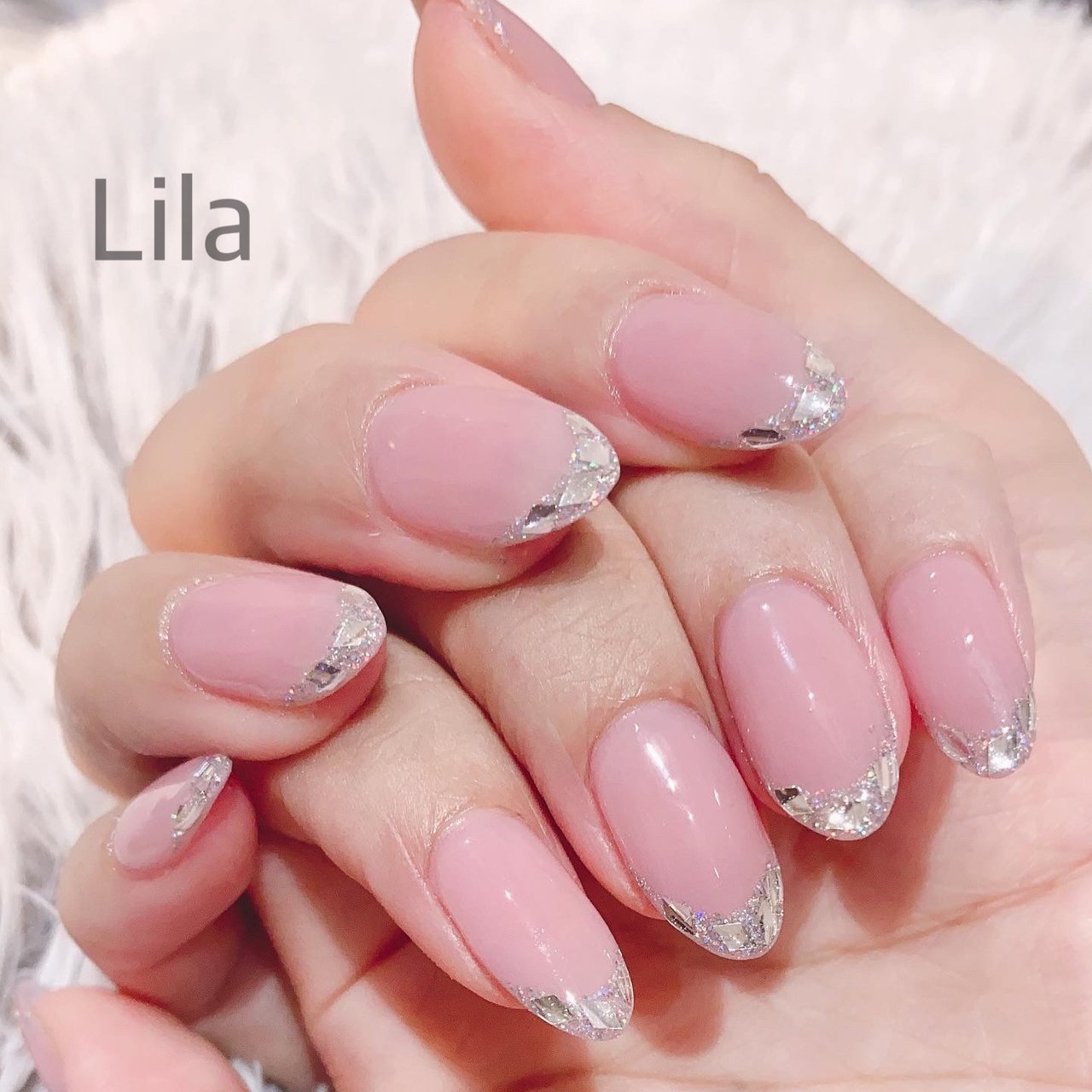 フレンチ ホログラム ラメ Lila Nail Salonのネイルデザイン No ネイルブック