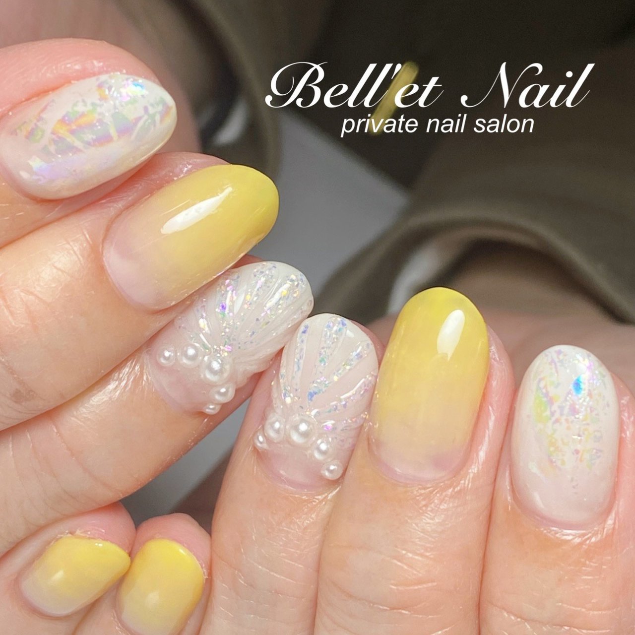 夏 ハンド グラデーション 人魚の鱗 ホワイト Bell Et Nail ネイリストayakoのネイルデザイン No ネイルブック
