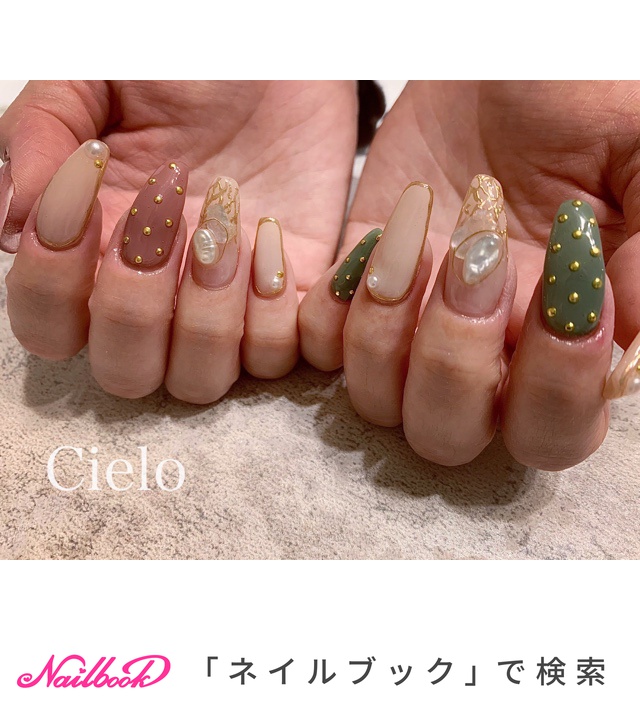 バイカラー ツートンカラー バイカラーネイル 左右非対称のネイルデザイン ネイルブック