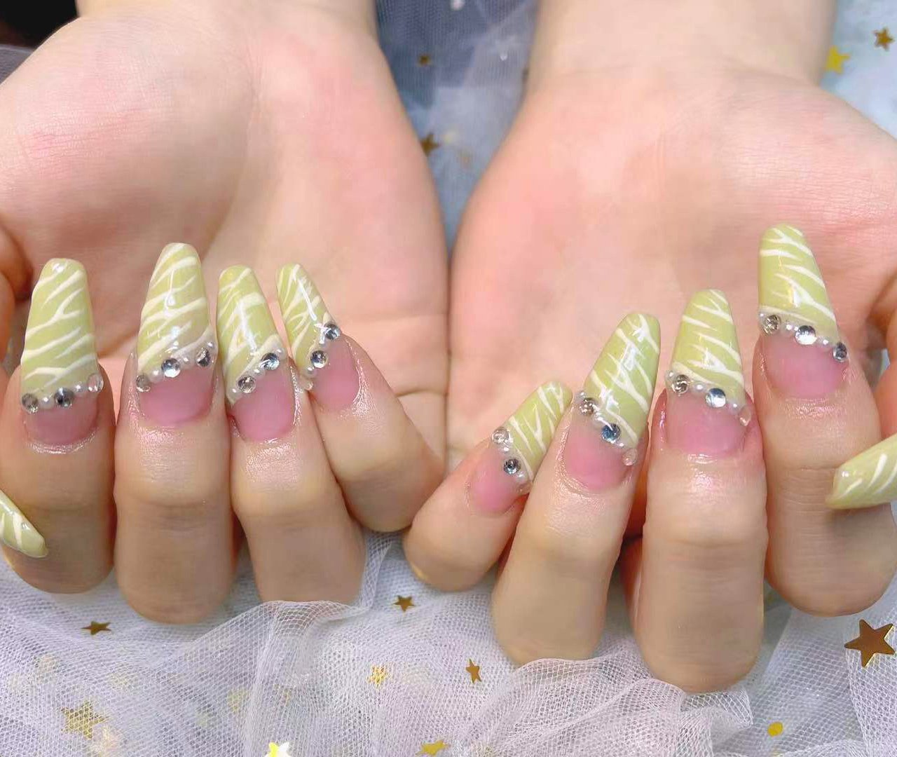 ホワイト ベージュ イエロー スカルプチュア パンダ Nail 川崎のネイルデザイン No ネイルブック