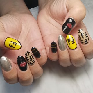 ブランド柄 ボーダーのネイルデザイン ネイルブック