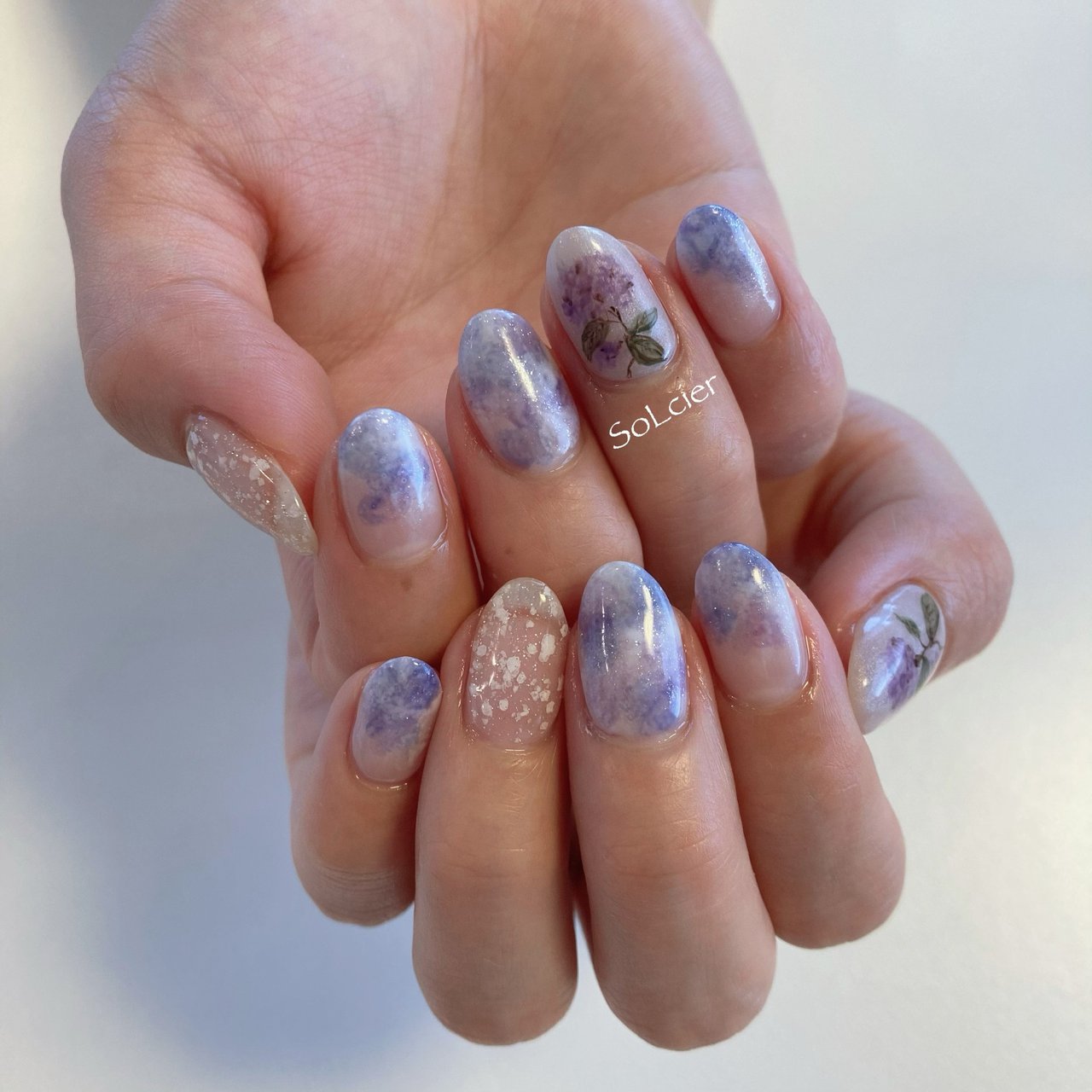 ハンド フラワー タイダイ ホワイト ネイビー Solcier ソルシエ のネイルデザイン No ネイルブック