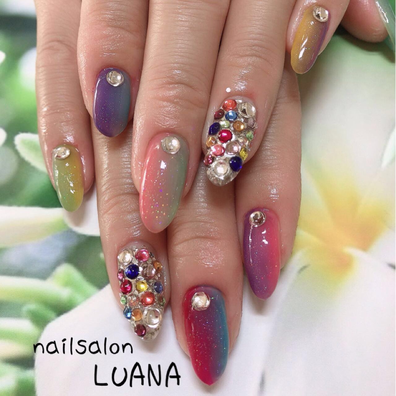 夏 ハンド ラメ ワンカラー ビジュー Nailsalon Luanaのネイルデザイン No ネイルブック