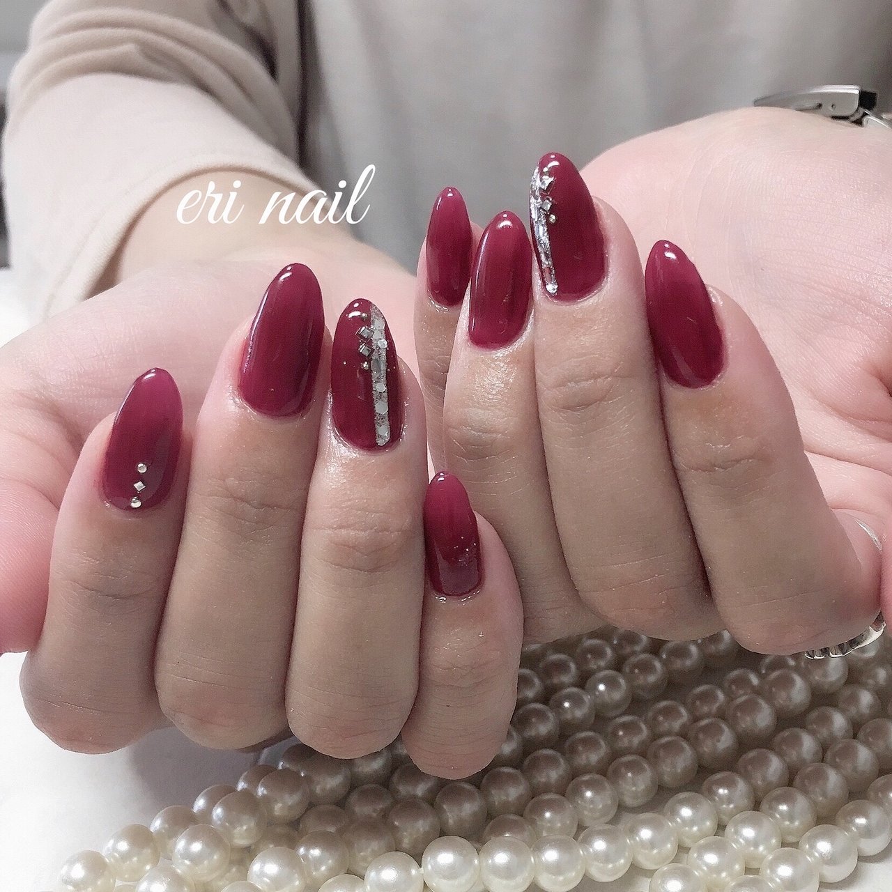 オールシーズン ハンド レッド シルバー ジェルネイル 名古屋市天白区 自宅ネイルサロン Eri Nailのネイルデザイン No ネイルブック