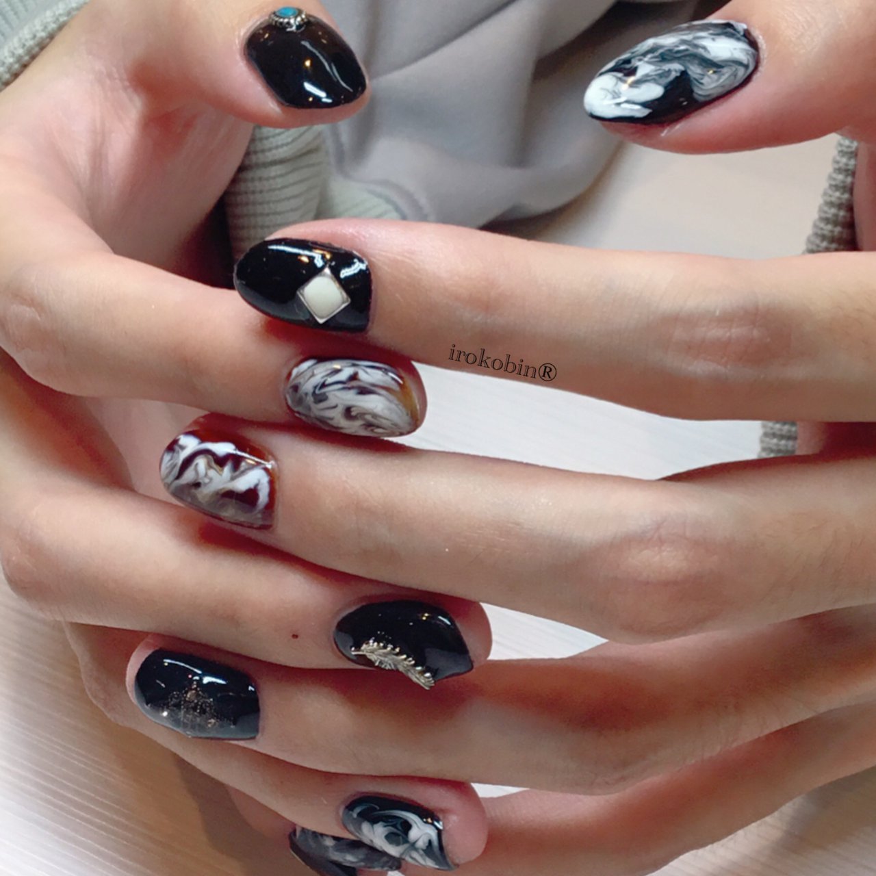 オールシーズン ハンド ミディアム ホワイト ブラウン Irokobinいろこびん のネイルデザイン No ネイルブック