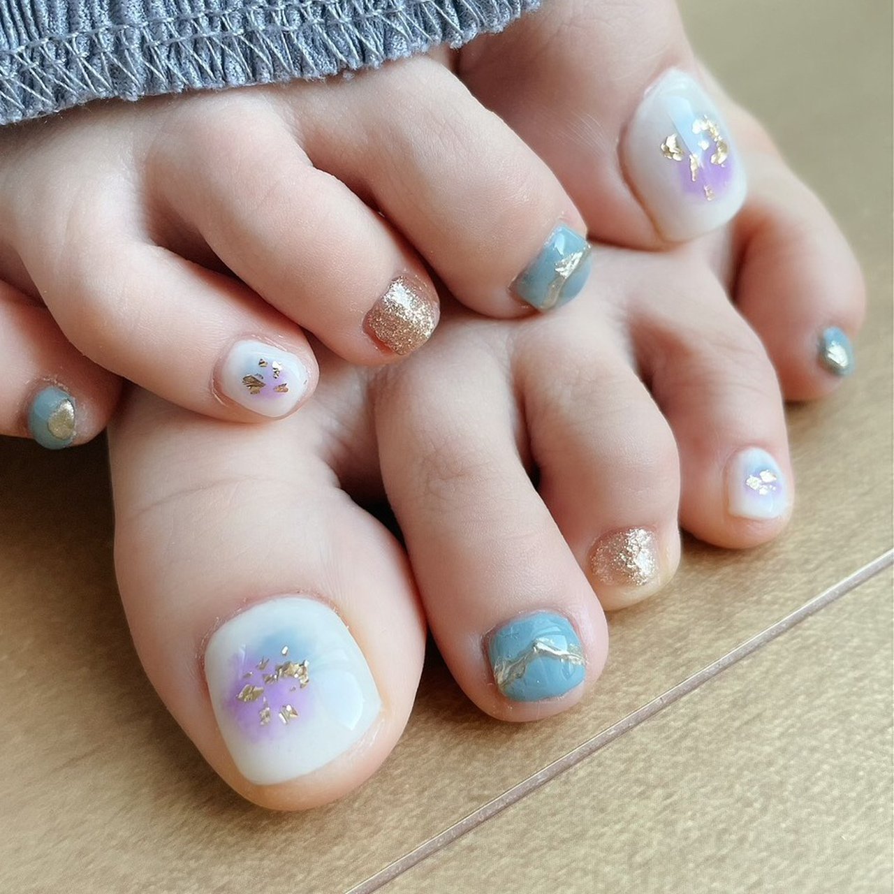 夏 オールシーズン 梅雨 フット ラメ Yumi Nailのネイルデザイン No ネイルブック