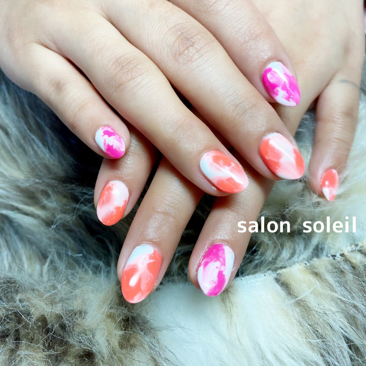 夏 ハンド ミディアム ホワイト ネオンカラー Salonsoleilのネイルデザイン No ネイルブック