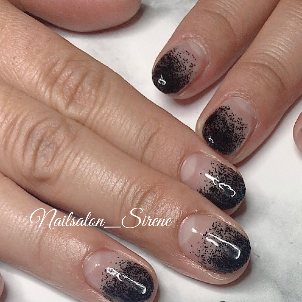 オールシーズン ハンド グラデーション ラメ ショート Nailsalon Sireneのネイルデザイン No ネイルブック