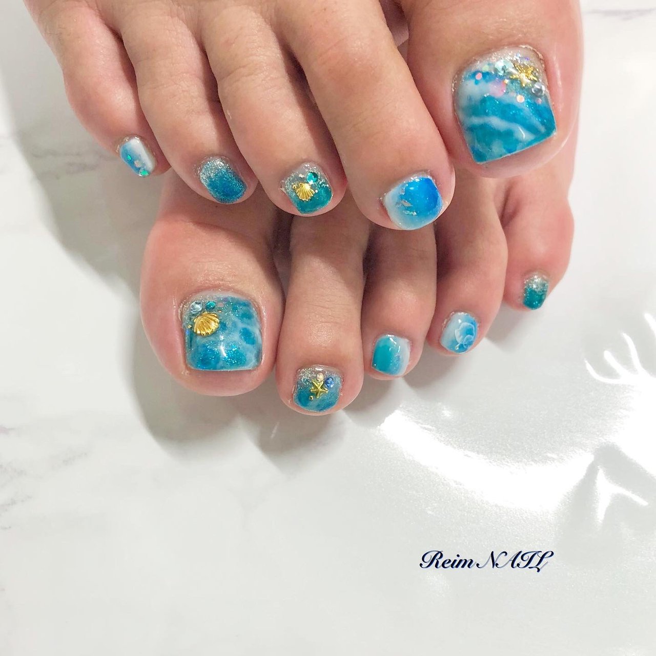 夏 海 リゾート フット グラデーション Reimのネイルデザイン No ネイルブック