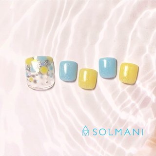 🟡🔵⚪️🌂💅 
#instanails #nailstagram #nails #nailsalon #naildesign #japanesenailart #tokyotravel #gelnails #nailpro #tokyo #shibuya #daikanyama #ebisu #네일샵 #젤레일 #네일아트 #指甲彩繪 #美甲#光疗甲 #ноготь #нейларт #гельлакr#恵比寿#渋谷 #夏ネイル #夏ネイル2021 #ドットネイル #梅雨ネイル #summernails #夏 #梅雨 #海 #浴衣 #フット #シンプル #グラデーション #ラメ #ワンカラー #ドット #イエロー #水色 #シルバー #ジェルネイル #ネイルチップ #SOLMANI #ネイルブック