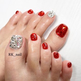 秋 レッド ストーン埋め尽くしのネイルデザイン ネイルブック