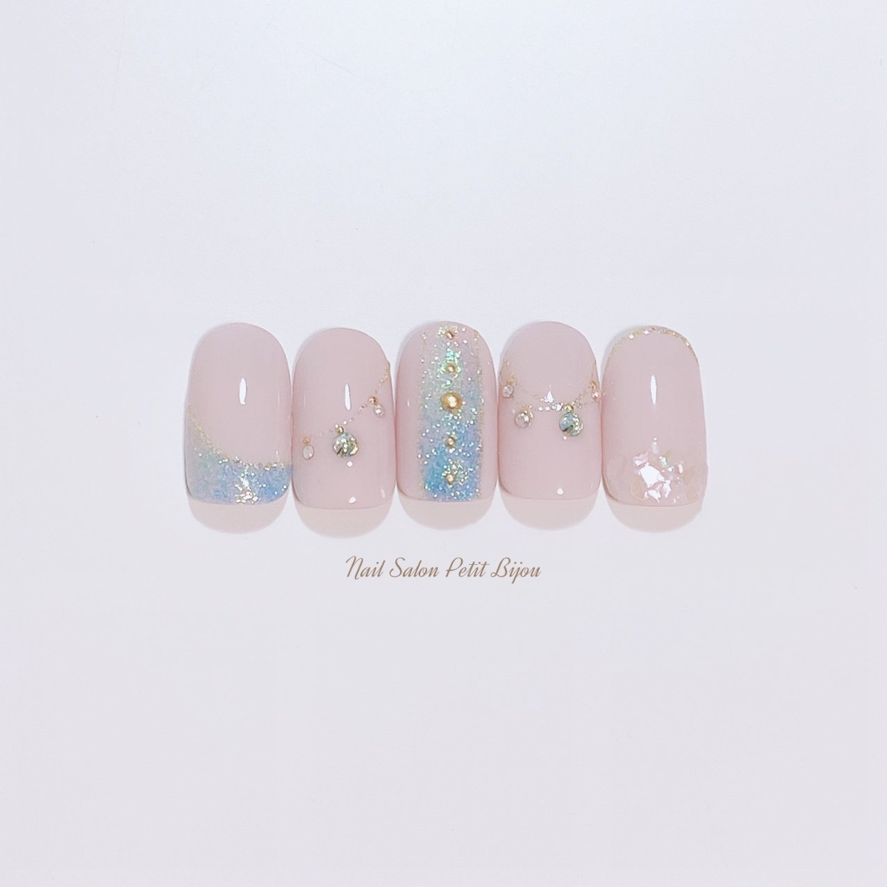 夏 旅行 海 リゾート グラデーション Nail Salon Petit Bijouのネイルデザイン No ネイルブック